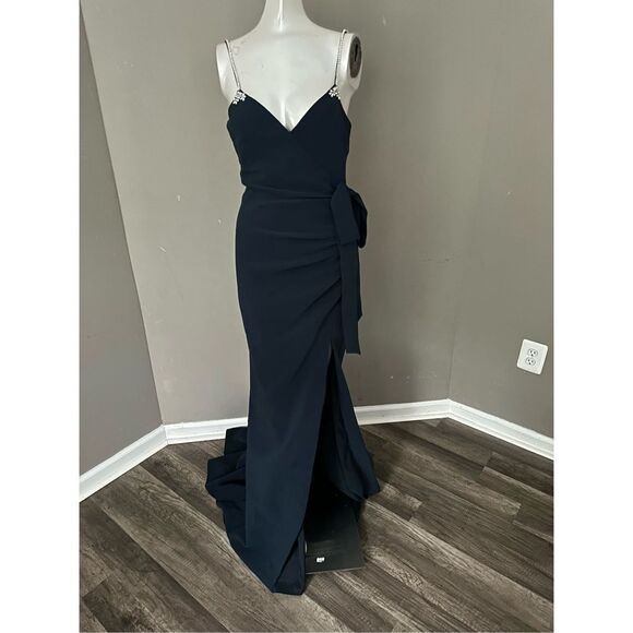 Cinq à Sept Emmie Crystal-Strap Gown - Picture 5 of 9